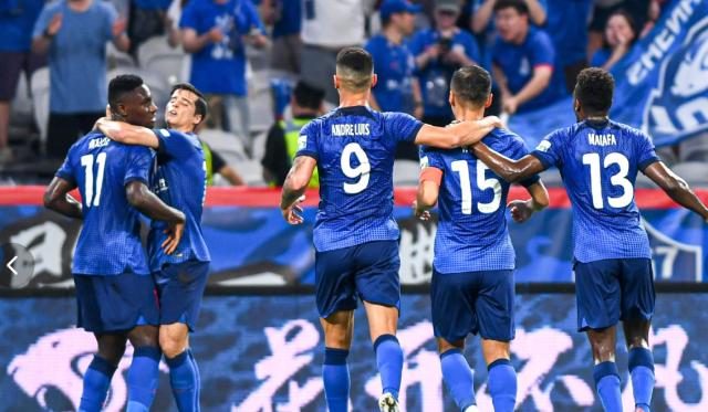 betvictor伟德-申花紧咬海港瞄准天王山之战 斯卢茨基继续抢开局